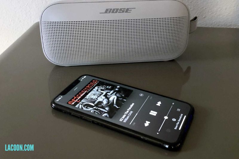 Can you make phone calls on the Bose SoundLink Flex?